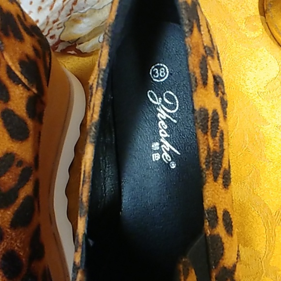 Fabulous Cheetah Print Shoes - Picture 6 of 6